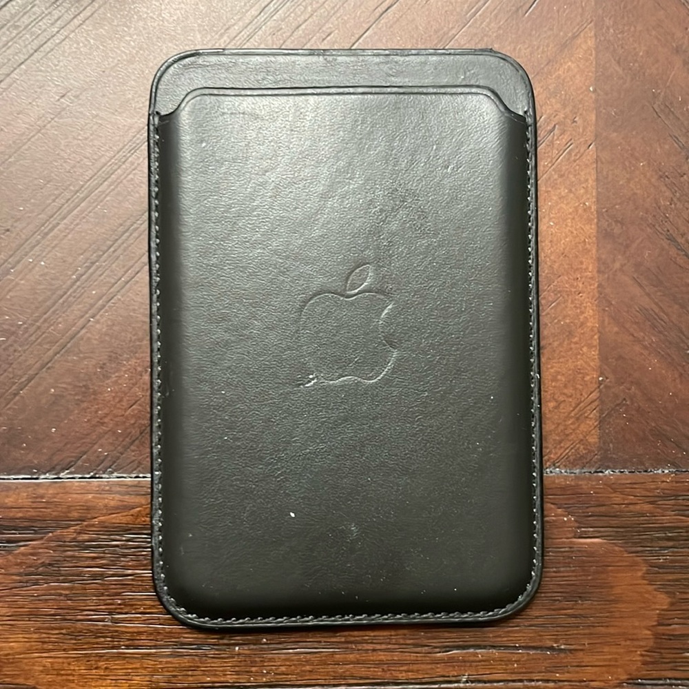Apple Magnetic Card Holder - Black